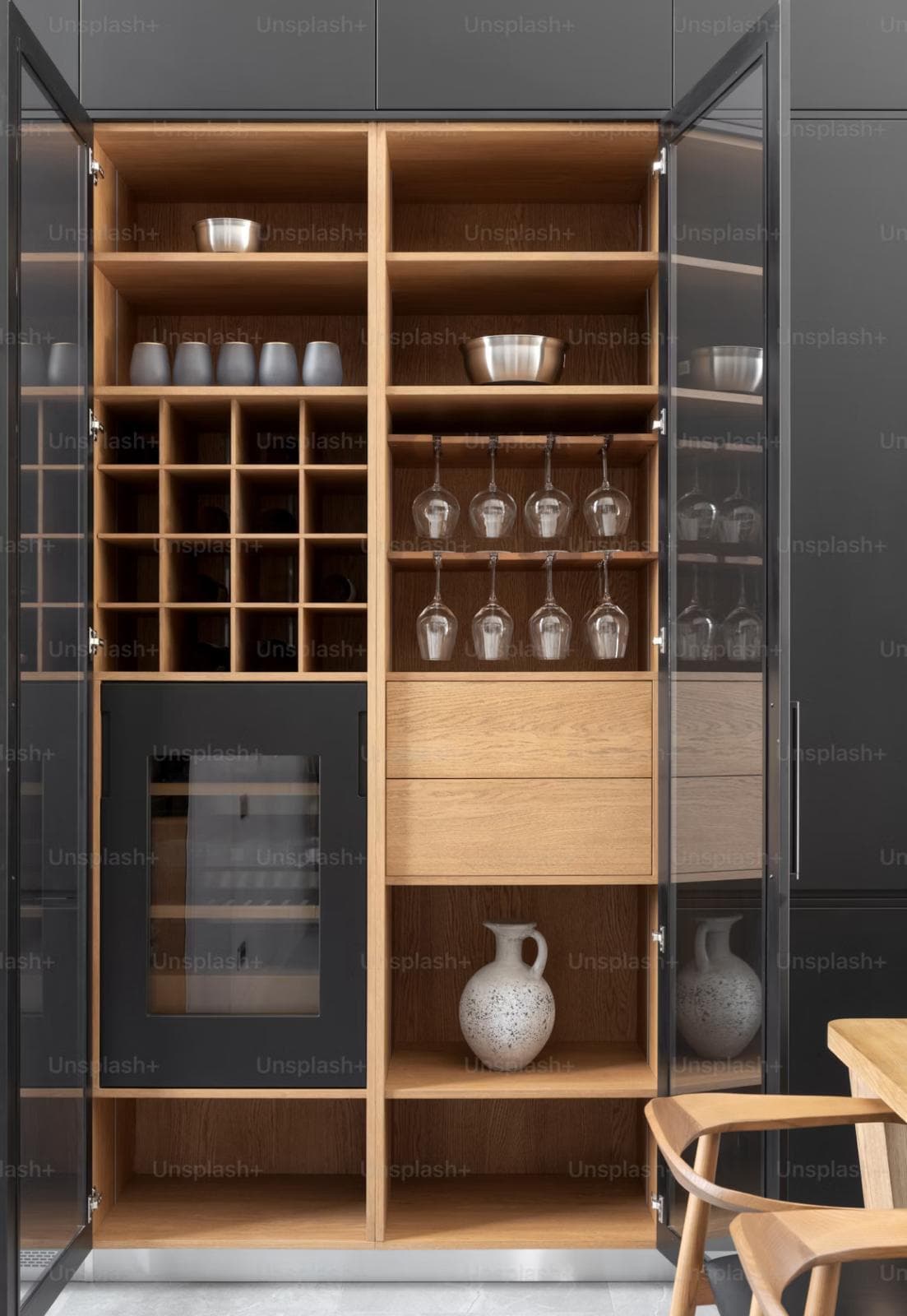 Finish and colour options for HM Elite fitted furniture